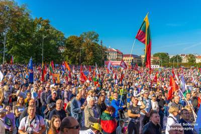 Вильнюс протестовал против коронавирусной сегрегации
