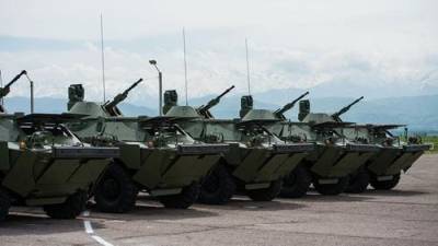 Россия перевооружает свою 201-ю базу и войска Таджикистана, учитывая афганские события