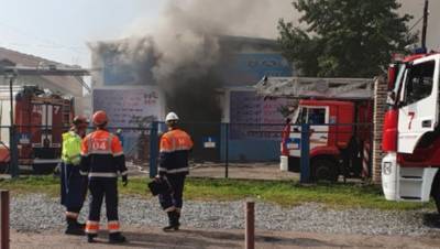 В Невском районе Петербурга сгорел автосервис