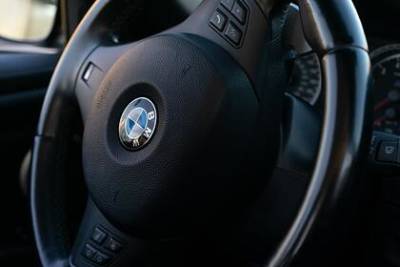 Российским олимпийцам разрешили продать подаренные BMW