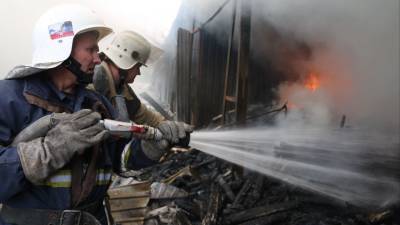 Видео последствий взрыва на нефтебазе в Донецке