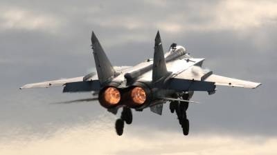 Российский истребитель МиГ-31 развернул самолет ВВС Норвегии в небе над Баренцевым морем