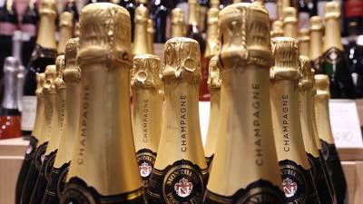 Комитет Шампани возобновит поставки шампанского в Россию с 15 сентября - iz.ru - Россия - Израиль