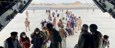 США приостанавливают эвакуацию афганцев из-за кори