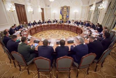 СНБО рассмотрит ситуацию с "банкопадом" в Украине