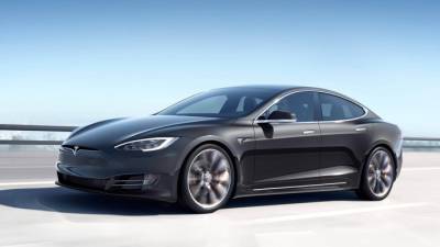 Седан Tesla Model S поставил рекорд на трассе Нюрбургринг среди серийных автомобилей