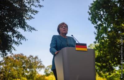 Меркель поддержала "Северный поток 2", отметив необходимость соблюдения интересов Киева