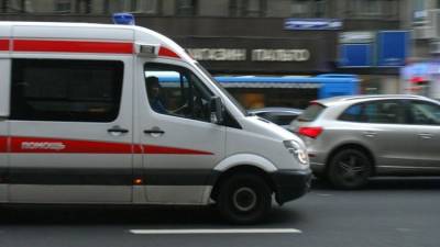 Подросток на иномарке сбил маму с пятилетним сыном на тротуаре в Москве