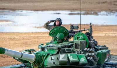 В российскую армию в 2021 году направлены более 240 танков