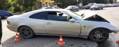В Новосибирске в результате столкновения Mitsubishi и Mercedes пострадал ребенок