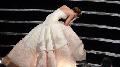 Дженнифер Лоуренс и ее платье Christian Dior, ставшее самым дорогим в истории «Оскара»