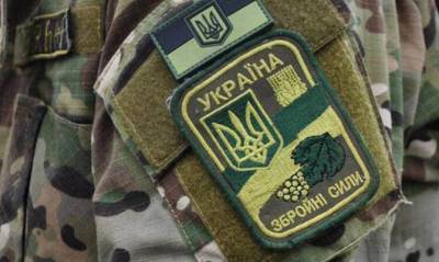 Двое военнослужащих погибли, 10 ранены на Донбассе
