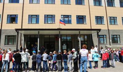 Тюменские школьники попадают на уроки через входной фильтр