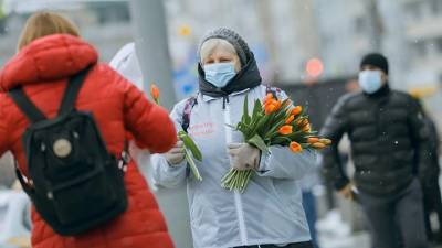 «Серебряные» волонтеры помогают людям в Москве