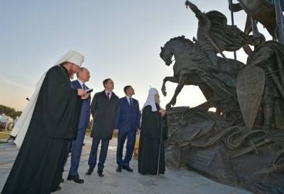 Владимир Путин открыл мемориал Александру Невскому на берегу Чудского озера