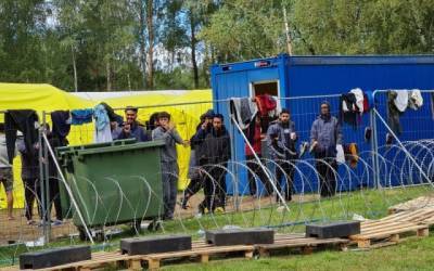 Литовский депутат: в лагерях для беженцев складываются тюремные практики