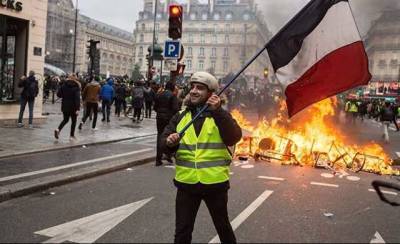 На протесты против санитарных паспортов во Франции вышли больше ста тысяч человек