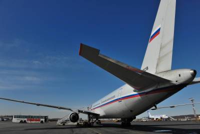 Петербургский самолет экстренно сел в Казани из-за неисправности пневматики
