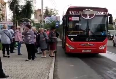 Пассажиры – на выход: водителя автобуса в Хабаровске избил коллега за «перерыв на молитву»