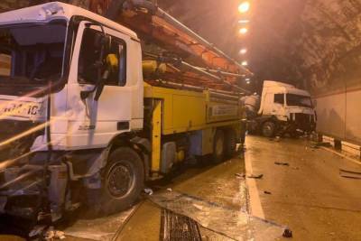 Массовая авария с участием пяти автомобилей произошла в Сочи
