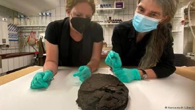 Археологи обнаружили ореховый торт, переживший бомбардировки 1942 года