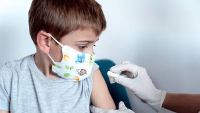 Вакцинация детей 5-11 лет начнется в октябре: а есть ли побочные эффекты