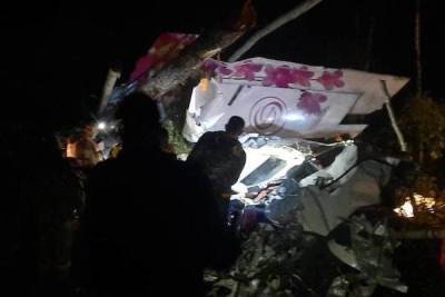 Работы по освобождению людей из упавшего самолета L-410 в Иркутской области завершены