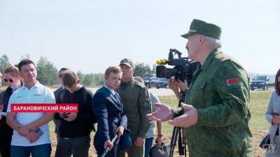 Лукашенко заявил о намерении поставить российские С-400 на границе с Украиной