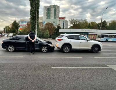 "Хонда" и "Мазда" столкнулись в Липецке