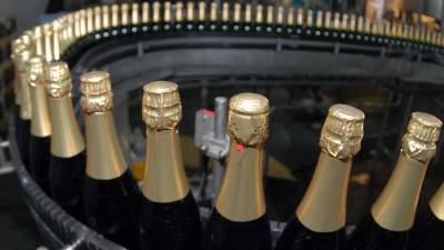 Игристое настроение: почему Шампань возобновляет поставки вина в РФ
