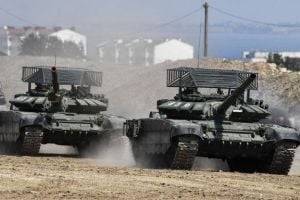 Оккупанты готовятся отражать удары Javelin ВС Украины и завезла в Севастополь танки "Т-72Б3"