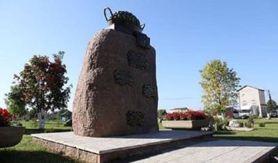 В Белоруссии установили памятник картошке