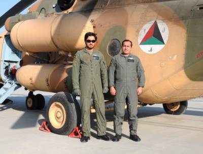 Афганские военные летчики не намерены возвращаться домой