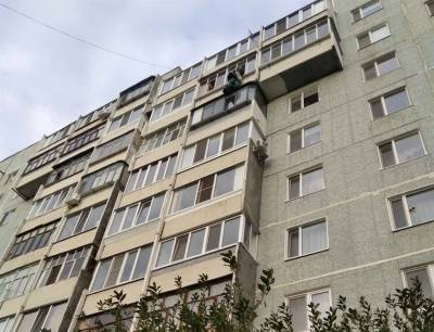 В Ульяновске спасатели не позволили женщине выпасть из окна