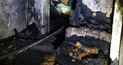 Спасли 9 человек: в ночном пожаре на Батальной полностью выгорела двухкомнатная квартира