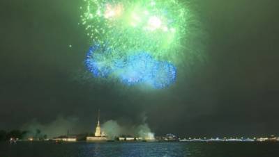 Петербург отметил 800-летие Александра Невского красочным салютом