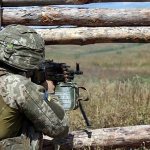 На Донбассе погиб украинский военный, еще трое бойцов ранены