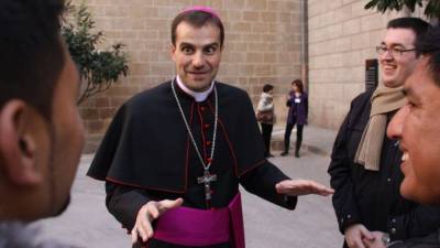Католический священник влюбился в сатанистку-эротоманку