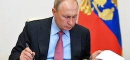 Путин поручил поднять зарплаты силовикам выше инфляции
