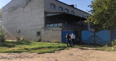 На Херсонщине мужчина забаррикадировался в доме с гранатой: угрожает взорвать здание