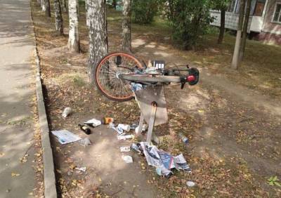 В Рязани выбросили в урну прокатный велосипед