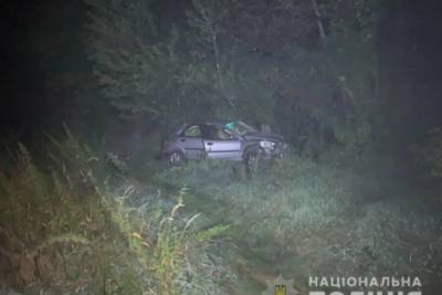 Во Львовской области перевернулось авто с пьяным водителем, погибла несовершеннолетняя