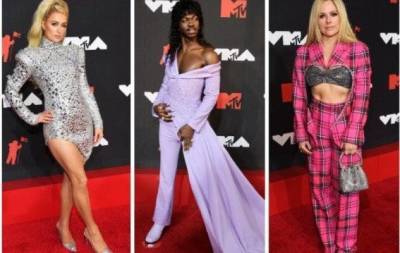Пэрис Хилтон, Аврил Лавин, Билли Портер и другие звезды на красной дорожке MTV Video Music Awards 2021 (ФОТО)