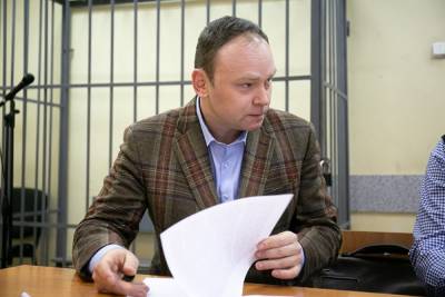 Родителей политолога Крашенинникова вызвали в полицию по делу о клевете