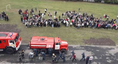 В Чебоксарах из института эвакуировали больше 570 человек: огнеборцы "тушили" пожар