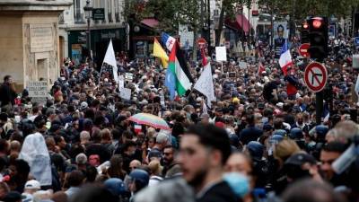 Волна антиковидных протестов вновь накрыла Европу