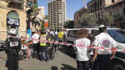 Теракт в Иерусалиме: мужчина с ножом ранил двух прохожих