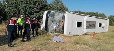 В Турции перевернулся автобус с украинскими туристами: водитель погиб, 35 травмированы
