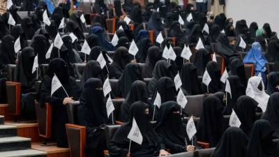 «Талибан» разрешил женщинам учиться в университетах, но с условиями