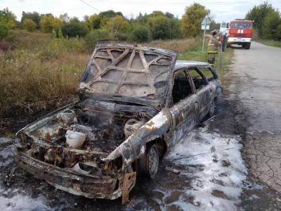 В Старожиловском районе загорелся автомобиль с людьми